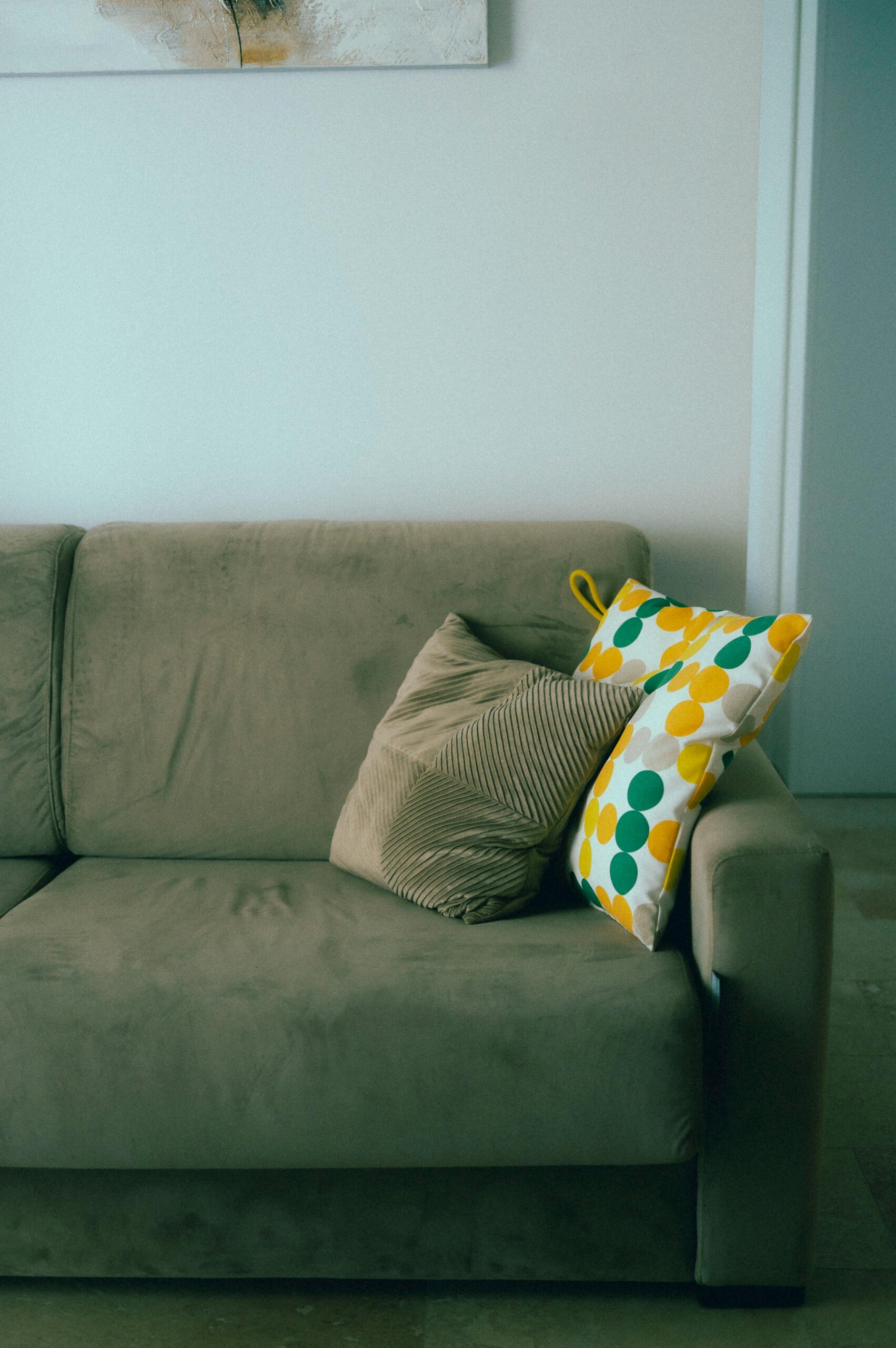 Read more about the article What Is Recliner Sofa Repair and How Does It Work Today